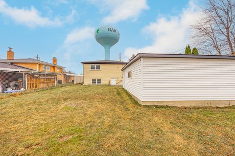 Tiny photo for 9804 Massasoit Avenue, Oak Lawn, IL 60453 (MLS # 12510561)
