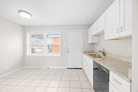 Tiny photo for 9804 Massasoit Avenue, Oak Lawn, IL 60453 (MLS # 12510561)