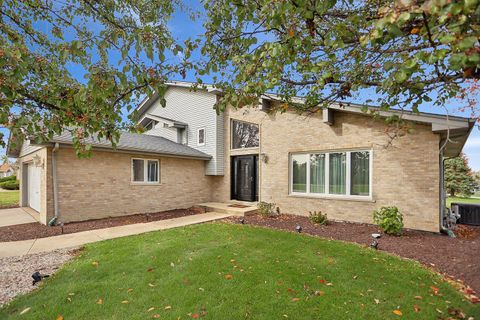 Photo of 701 Wayne Drive, Crete, IL 60417 (MLS # 12507055) Photo of 701 Wayne Drive, Crete, IL 60417 (MLS # 12507055)