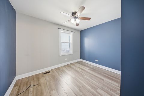 Tiny photo for 810 Superior Street, Aurora, IL 60505 (MLS # 12631354)
