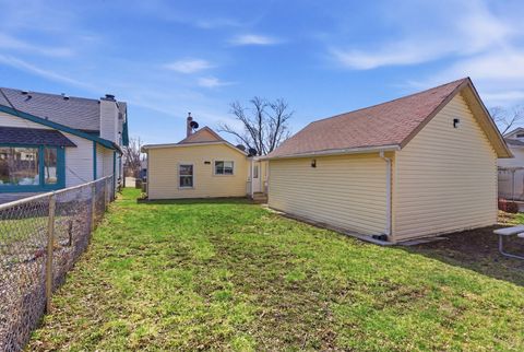 Tiny photo for 810 Superior Street, Aurora, IL 60505 (MLS # 12631354)