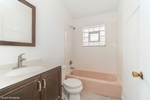 A home in Des Plaines