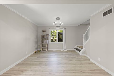 Tiny photo for 972 Westgate Drive, Aurora, IL 60506 (MLS # 12467089)