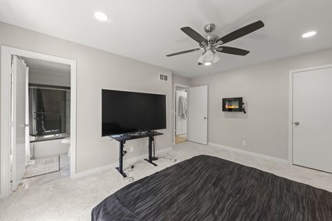 Tiny photo for 972 Westgate Drive, Aurora, IL 60506 (MLS # 12467089)