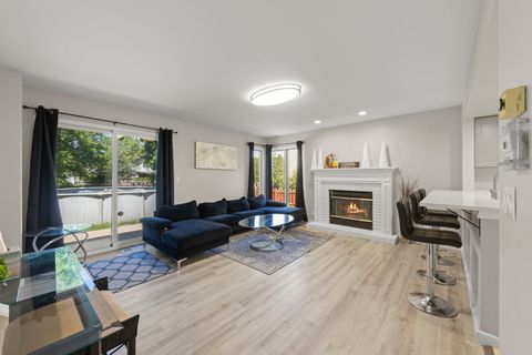 Tiny photo for 972 Westgate Drive, Aurora, IL 60506 (MLS # 12467089)