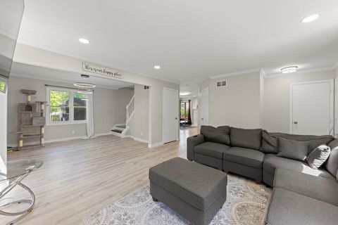 Tiny photo for 972 Westgate Drive, Aurora, IL 60506 (MLS # 12467089)