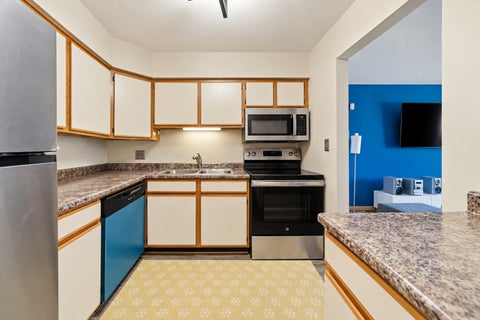 Tiny photo for 1900 Canal Street #2D, Blue Island, IL 60406 (MLS # 12774447)