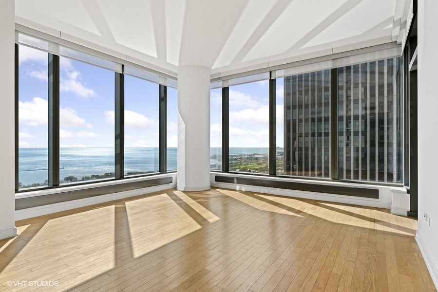 60 E Monroe Street 3204