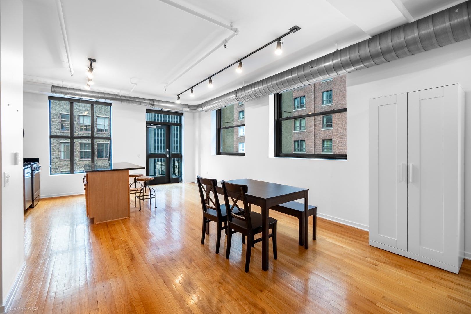 6 E Monroe Street 1503