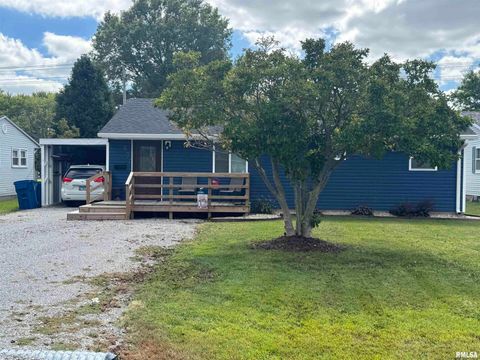 Photo of 801 W 5TH Street, Flora, IL 62839 (MLS # EB459891)