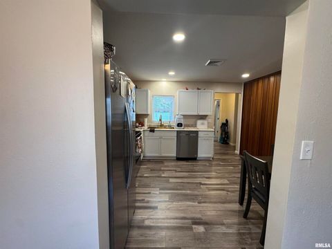 Tiny photo for 801 W 5TH Street, Flora, IL 62839 (MLS # EB459891)