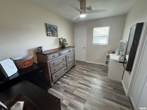 Tiny photo for 801 W 5TH Street, Flora, IL 62839 (MLS # EB459891)