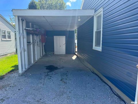 Tiny photo for 801 W 5TH Street, Flora, IL 62839 (MLS # EB459891)