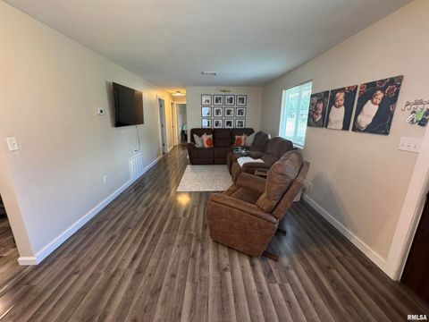 Tiny photo for 801 W 5TH Street, Flora, IL 62839 (MLS # EB459891)