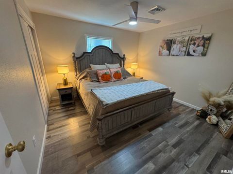 Tiny photo for 801 W 5TH Street, Flora, IL 62839 (MLS # EB459891)