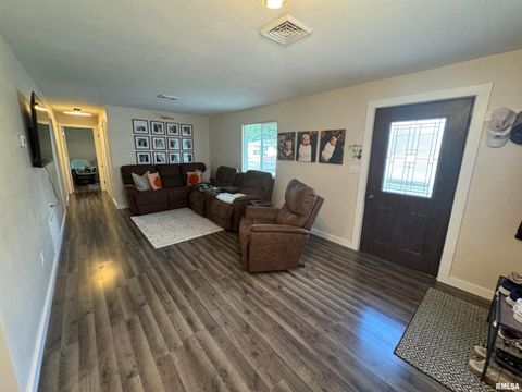 Tiny photo for 801 W 5TH Street, Flora, IL 62839 (MLS # EB459891)