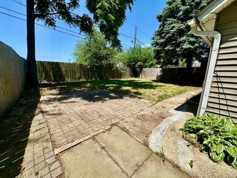 Tiny photo for 308 N Clifton Avenue, Elgin, IL 60123 (MLS # 12403044)