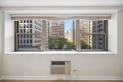 Tiny photo for 253 E Delaware Place #5H, Chicago, IL 60611 (MLS # 12791266)