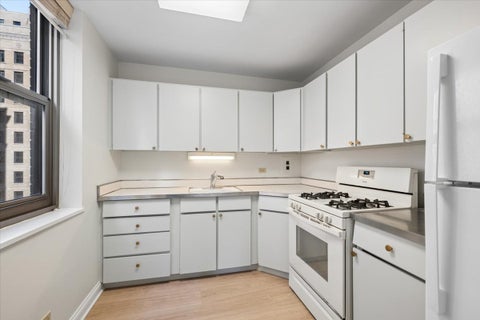 Tiny photo for 253 E Delaware Place #5H, Chicago, IL 60611 (MLS # 12791266)