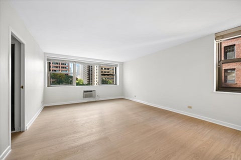 Tiny photo for 253 E Delaware Place #5H, Chicago, IL 60611 (MLS # 12791266)