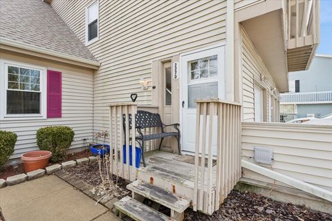 Tiny photo for 227 Elkhorn Court #D, Bolingbrook, IL 60440 (MLS # 12585940)