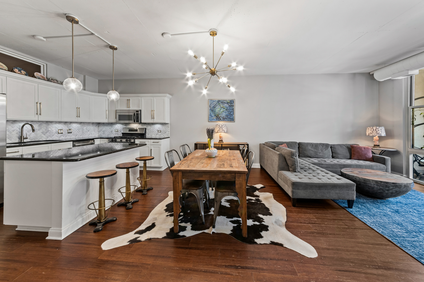 1001 W MADISON Street 213