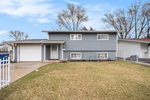 Photo of 1241 S Elmwood Avenue, Waukegan, IL 60085 (MLS # 12593256)