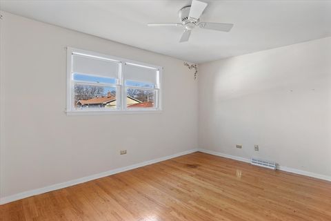 Tiny photo for 554 N Westwood Avenue, Lombard, IL 60148 (MLS # 12604174)