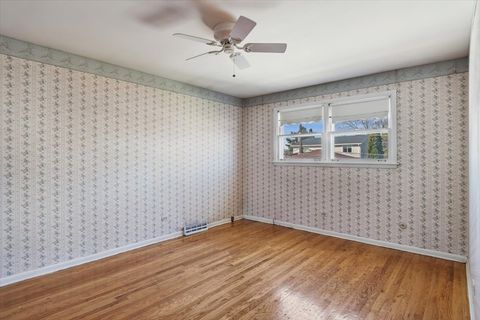 Tiny photo for 554 N Westwood Avenue, Lombard, IL 60148 (MLS # 12604174)