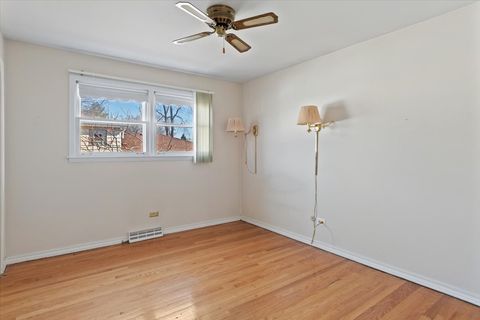 Tiny photo for 554 N Westwood Avenue, Lombard, IL 60148 (MLS # 12604174)