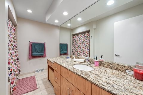 Tiny photo for 2655 Crestwood Lane, Riverwoods, IL 60015 (MLS # 12535745)