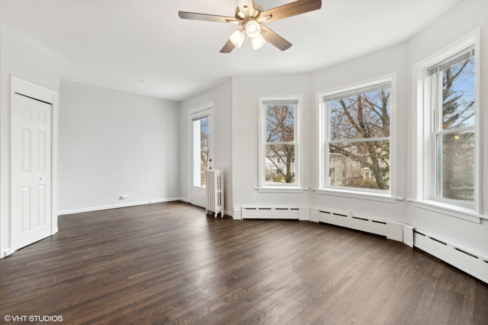 1823 W Greenleaf Avenue