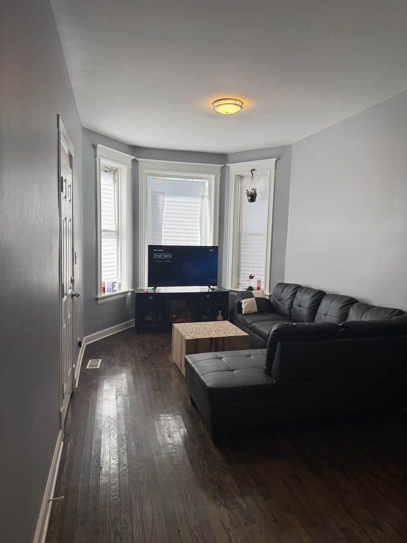 625 N MONTICELLO Avenue