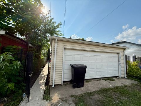 Tiny photo for 8633 S Hermitage Avenue, Chicago, IL 60620 (MLS # 12497886)