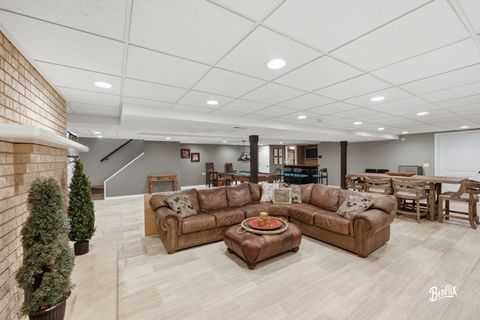 Tiny photo for 2051 N Ridge Avenue, Arlington Heights, IL 60004 (MLS # 12675019)