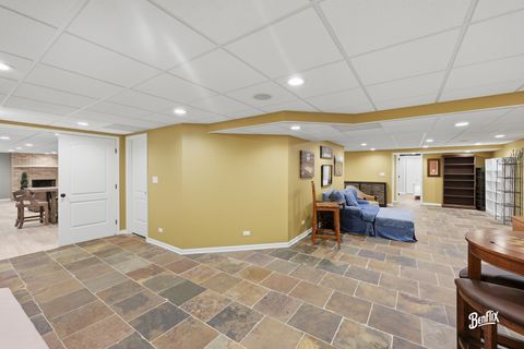 Tiny photo for 2051 N Ridge Avenue, Arlington Heights, IL 60004 (MLS # 12675019)