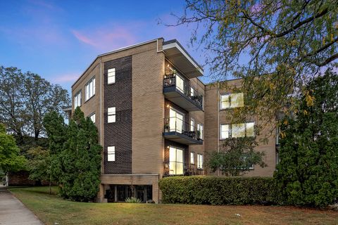 Photo of 4735 Grove Street #103, Skokie, IL 60076 (MLS # 12491202)