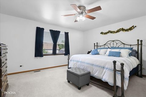 Tiny photo for 1149 Newcastle Lane, Aurora, IL 60506 (MLS # 12465014)
