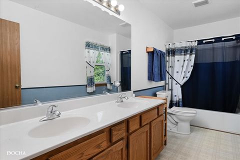 Tiny photo for 1149 Newcastle Lane, Aurora, IL 60506 (MLS # 12465014)