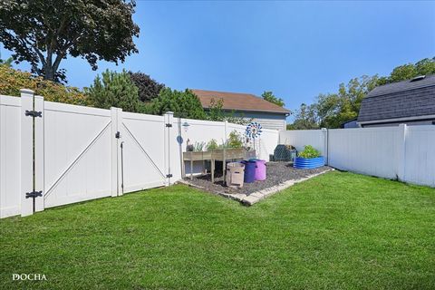 Tiny photo for 1149 Newcastle Lane, Aurora, IL 60506 (MLS # 12465014)