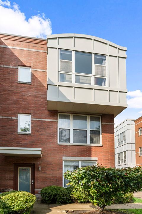 Photo of 3238 N Kilbourn Avenue #1, Chicago, IL 60641 (MLS # 12472195)