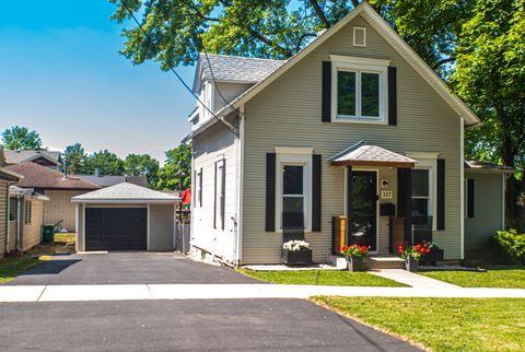227 E 6th Street Lockport IL 60441
