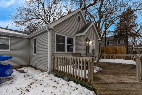 Tiny photo for 5421 Cleveland Drive, McHenry, IL 60050 (MLS # 12535014)