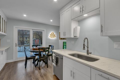 Tiny photo for 5421 Cleveland Drive, McHenry, IL 60050 (MLS # 12535014)