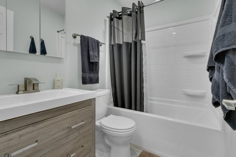 Tiny photo for 5421 Cleveland Drive, McHenry, IL 60050 (MLS # 12535014)