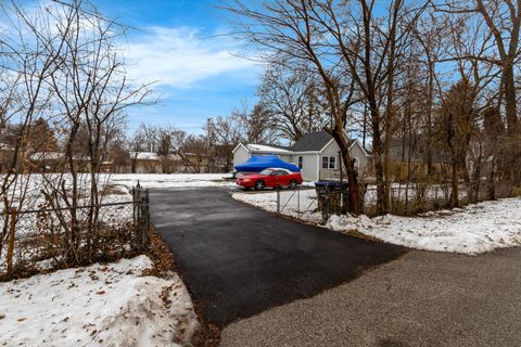 Tiny photo for 5421 Cleveland Drive, McHenry, IL 60050 (MLS # 12535014)