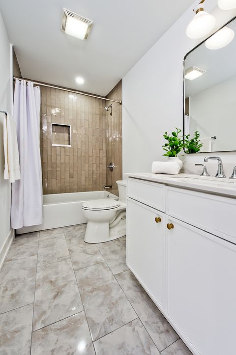 Tiny photo for 9396 Landings Lane #302, Des Plaines, IL 60016 (MLS # 12595345)