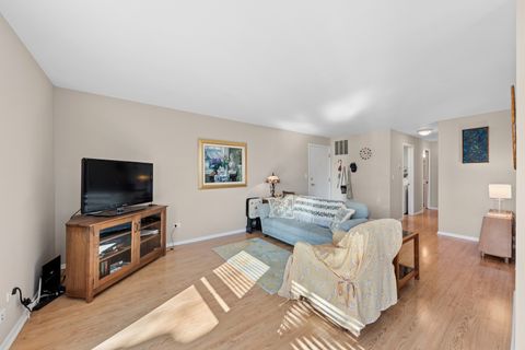Tiny photo for 120 W Golf Road #A, Libertyville, IL 60048 (MLS # 12581256)