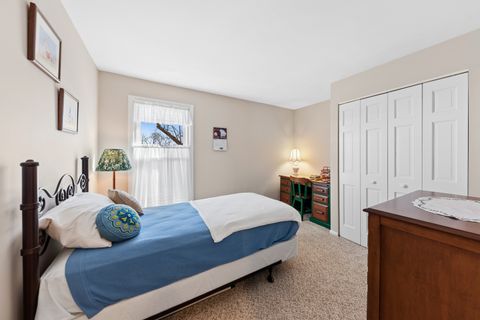 Tiny photo for 120 W Golf Road #A, Libertyville, IL 60048 (MLS # 12581256)