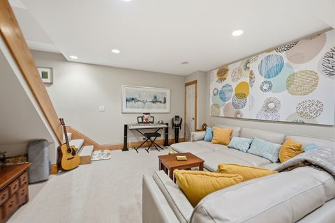 Tiny photo for 15 Manchester Lane, Elmhurst, IL 60126 (MLS # 12502211)